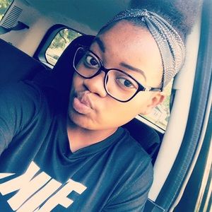 Meet your Posher, Johnesha